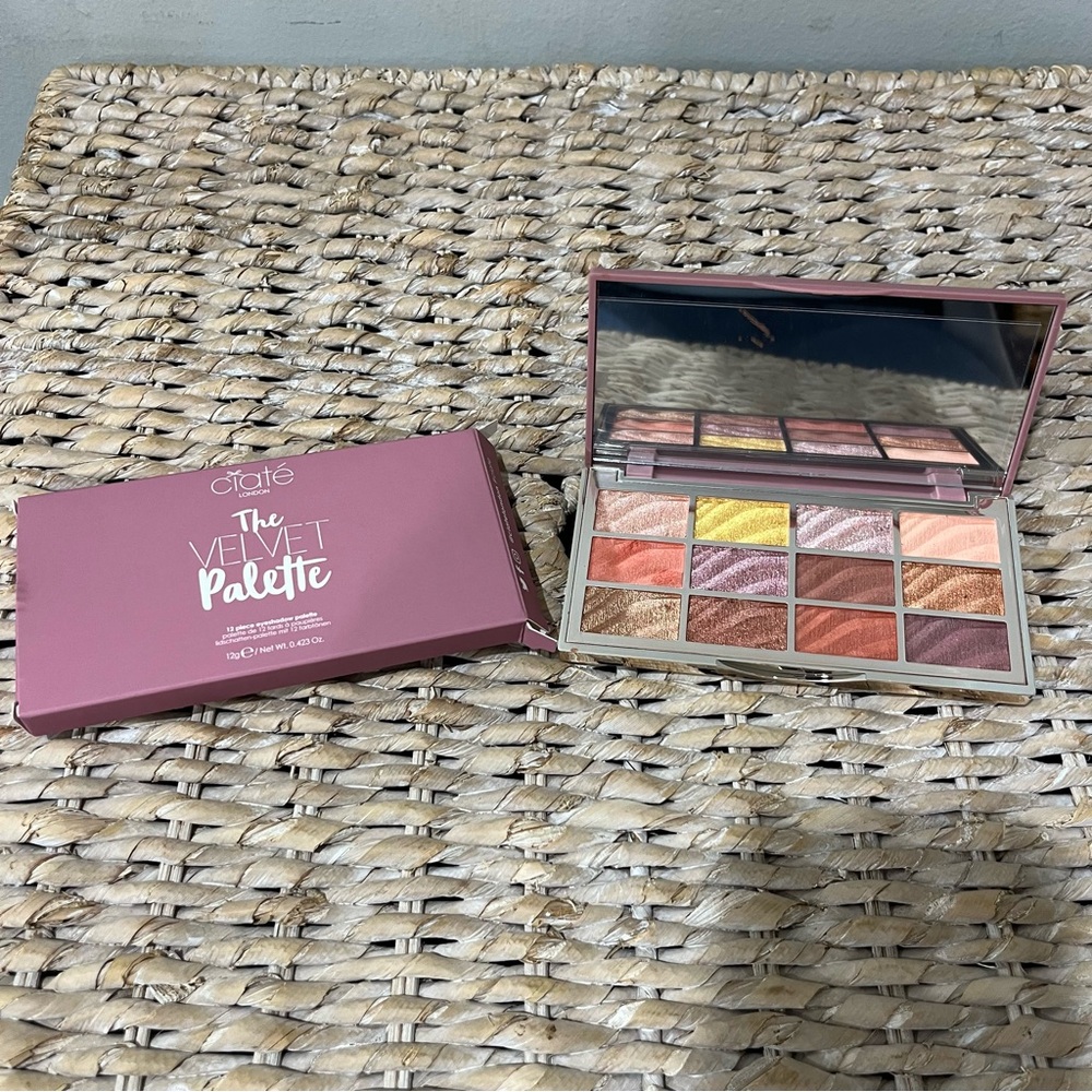 Ciate London THE VELVET PALETTE 12 Piece Eyeshadow NEW UNOPENED IN BOX Metallics - Picture 3 of 6